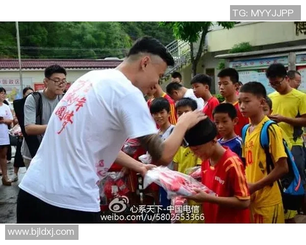 孩子与足球明星亲密接触的感受与梦想分享